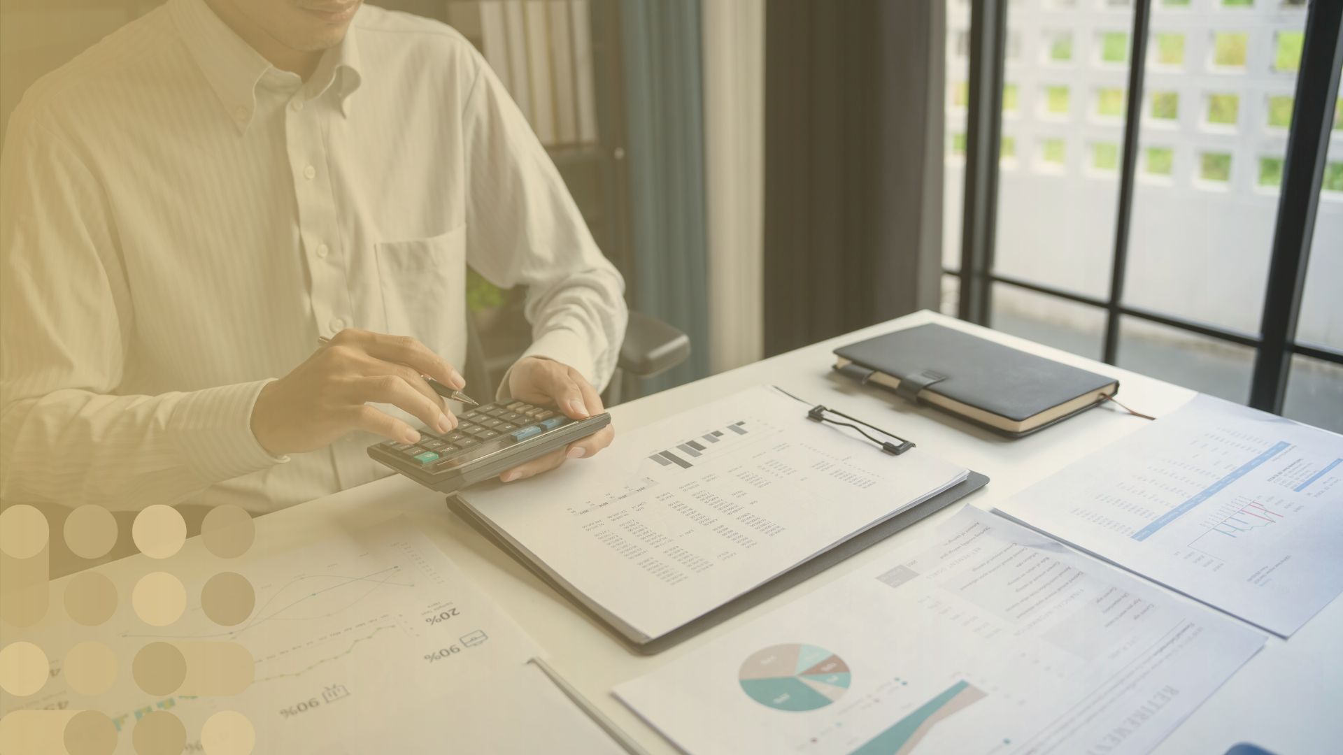 How does a Health Wallet differ from an FSA or HSA?